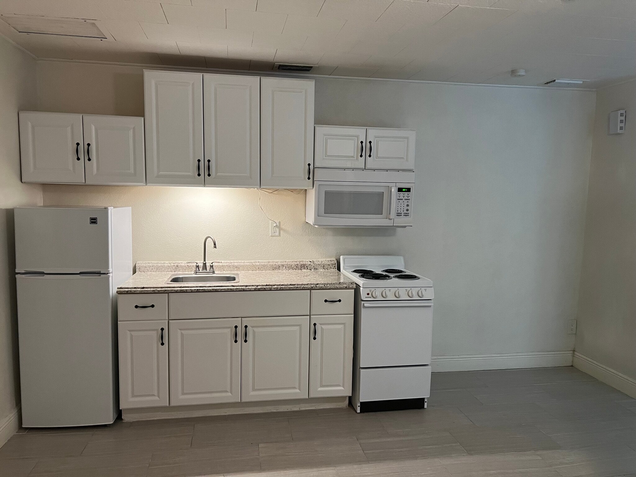 Building Photo - 1005 Vine St