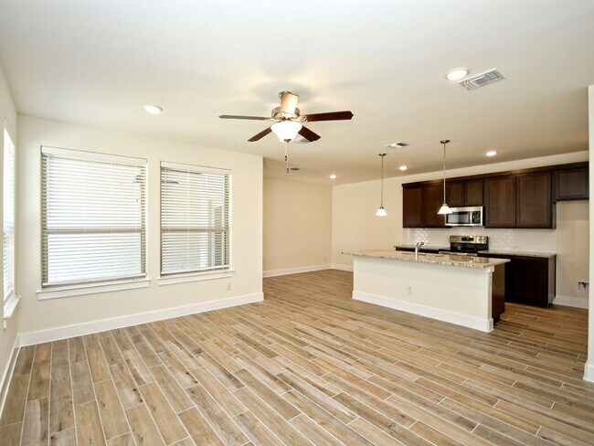 Building Photo - "Charming 3-Bed Condo Retreat with 2 Full Baths – 1475 Sq Ft of Comfort in Georgetown, TX!"