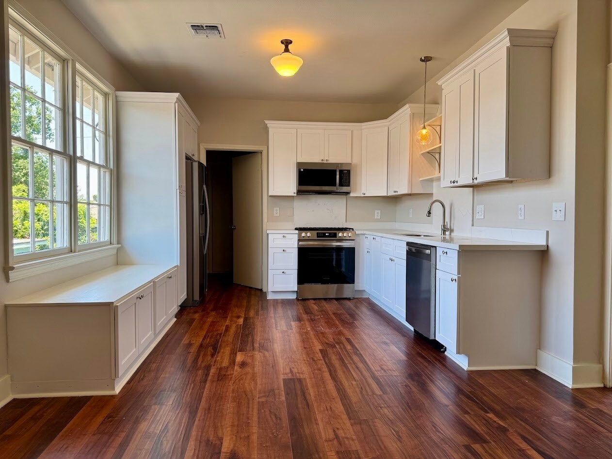 Building Photo - 3113 Louisiana Avenue Pky