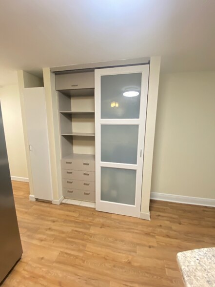 Building Photo - 224 E Garden St