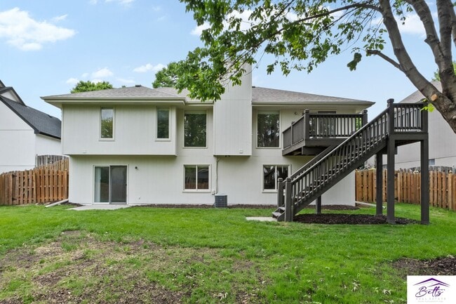 Building Photo - Available for a June Move-in Date.