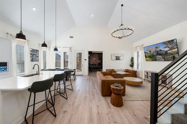 Building Photo - 8109 Mdw Vly Dr