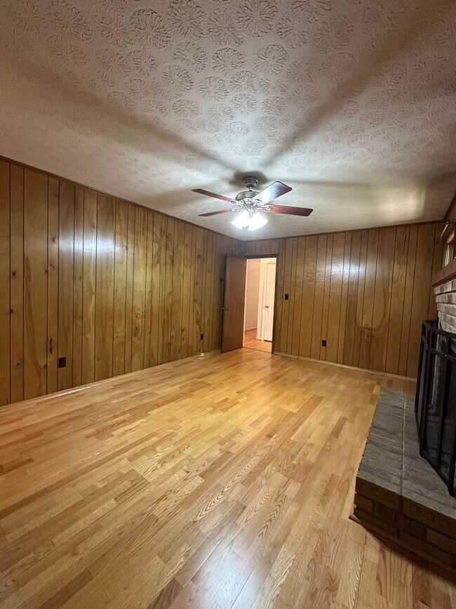 Building Photo - 375 Segrest Cir