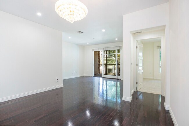 Building Photo - 476 Caruso Ave