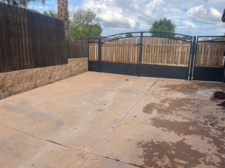 Building Photo - 21285 Shoemaker Ln