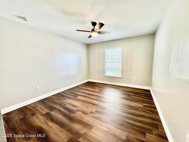 Building Photo - 2015 Canopy Dr