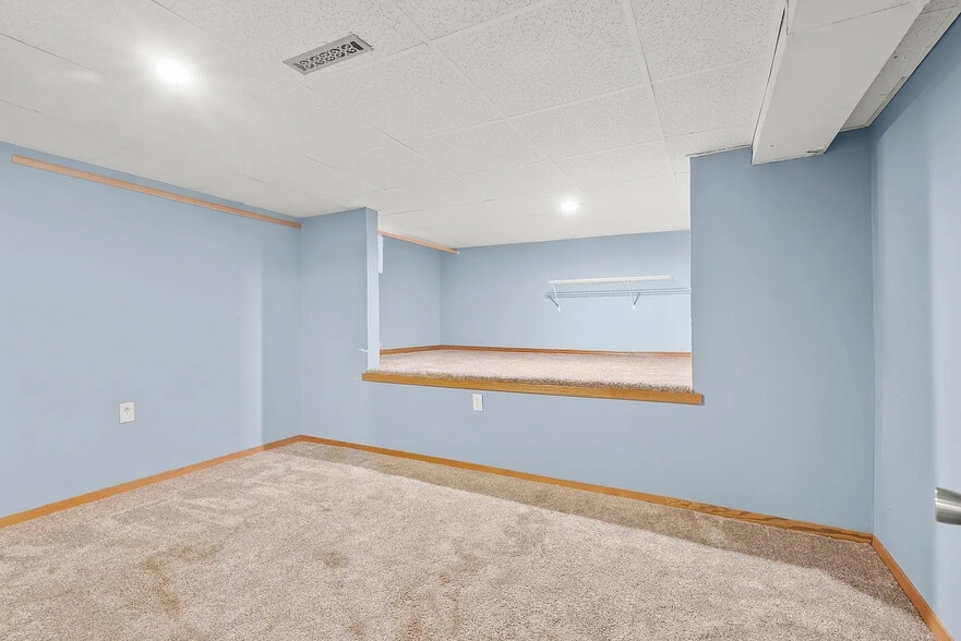 Building Photo - 1520 W 9th St