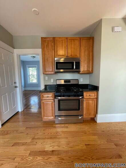 Building Photo - 247 Boston St