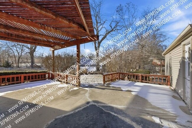 Building Photo - 3212 Ashwood Dr