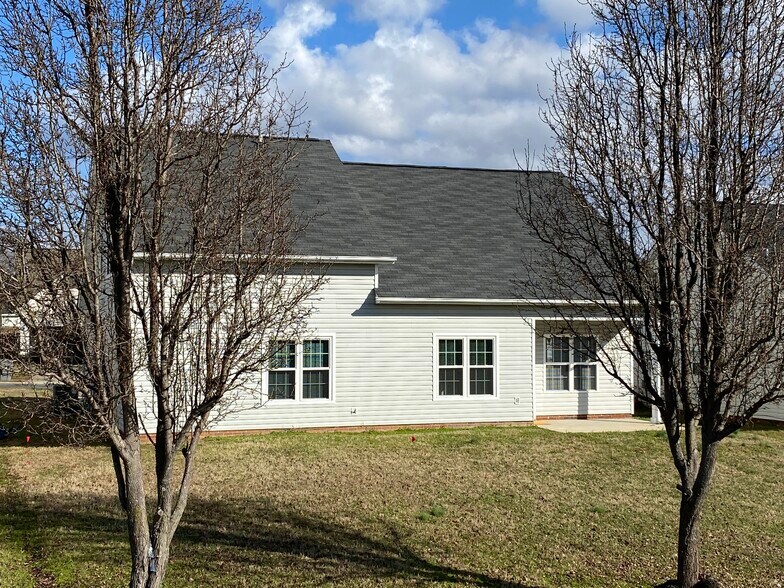 Flat backyard with new fence! - 1914 Conifer Cir