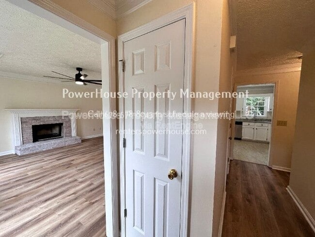 Building Photo - 979 Sugar Crossing Ln