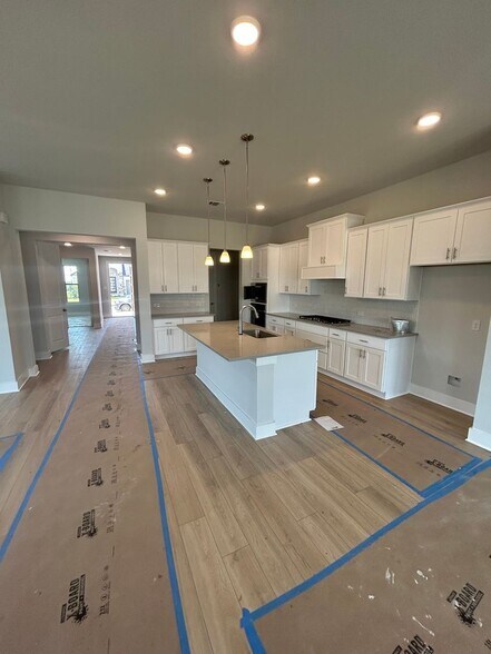 Building Photo - 7100 Dragonfly Ln