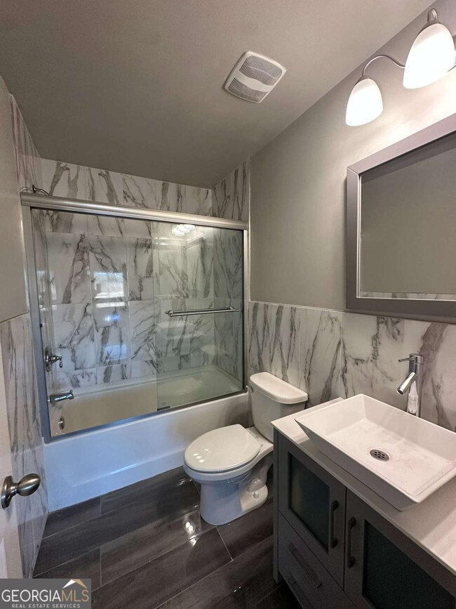 Building Photo - 3368 Alhambra Cir