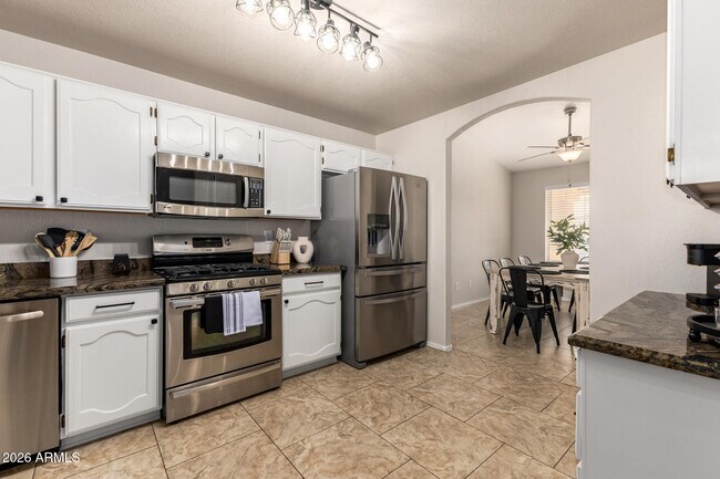 Building Photo - 6424 E Menlo St