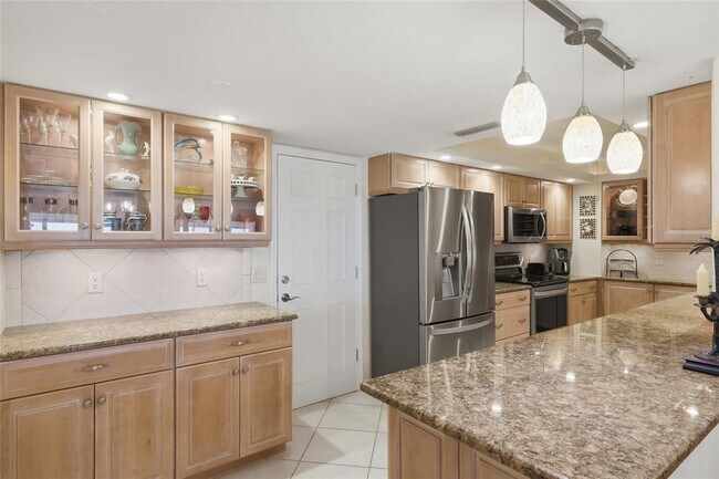 Building Photo - 1750 Benjamin Franklin Dr