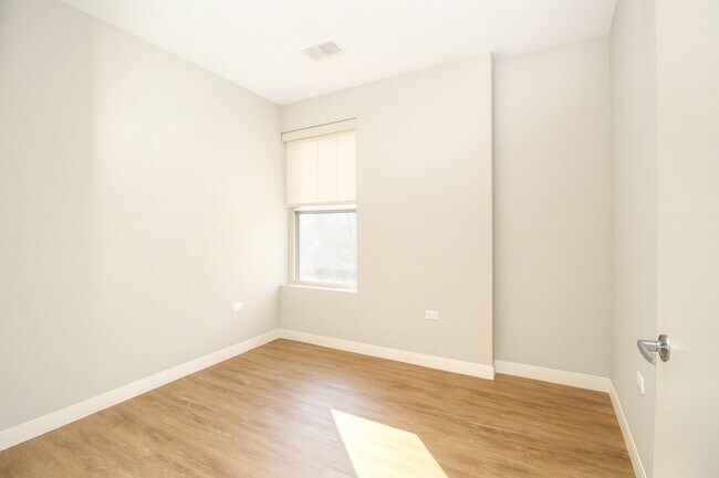 Building Photo - 229 Park Ave