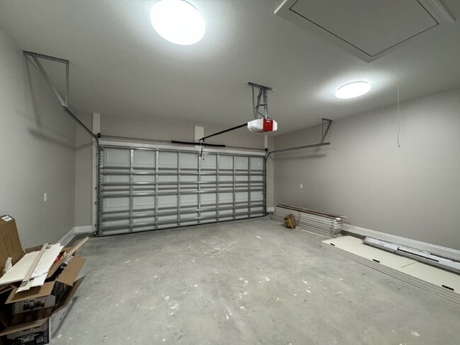 Building Photo - "Charming 4 Bed, 2 Bath Home with Granite ...