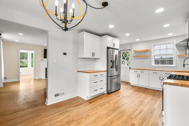 Building Photo - 2200 Windham Ln