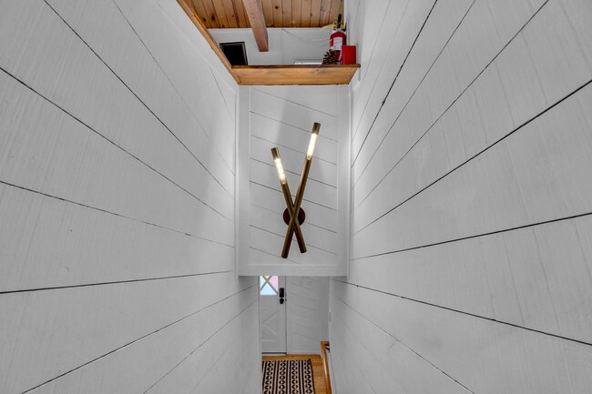 Building Photo - 355 Mullins Dr
