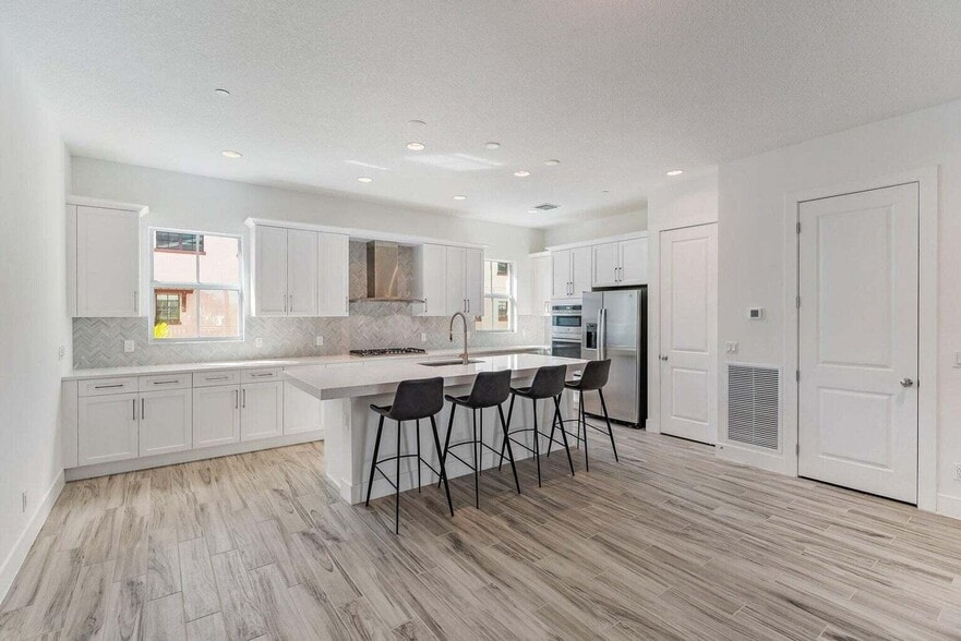 Building Photo - 12677 Machiavelli Way