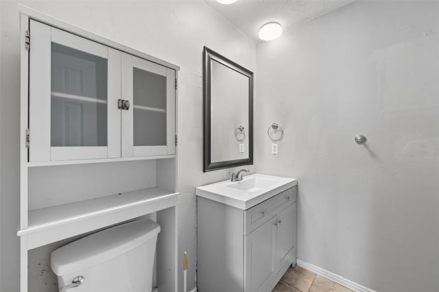 Building Photo - 5256 Sherman Dr