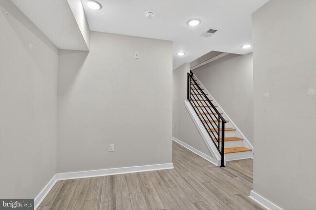 Building Photo - 2234 Master St