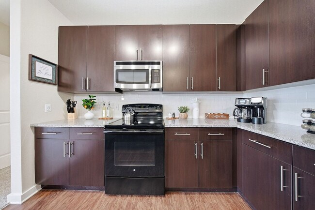 Building Photo - 1702 W Cleveland St