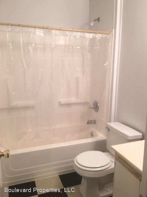 Building Photo - 136 Grady Ave