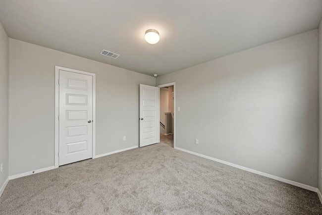 Building Photo - 158 Daylily Dr
