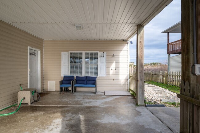 Building Photo - TIME TO SECURE AN OFF-SEASON PROPERTY FOR THE FALL OF '26-SPRING OF '27