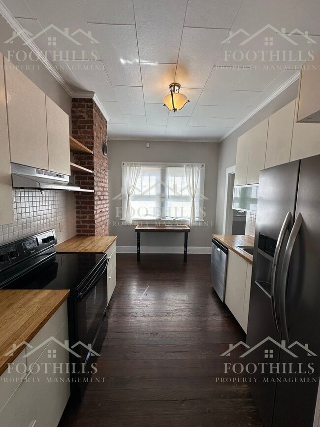 Building Photo - 3 Bedrooms | 2 Bathrooms | Near Anderson U...