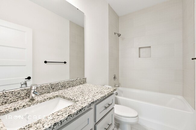 Building Photo - Stunning Three-Bedroom Home in Candler
