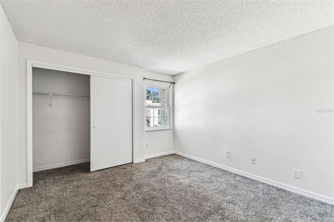 Building Photo - 3803 N Oak Dr
