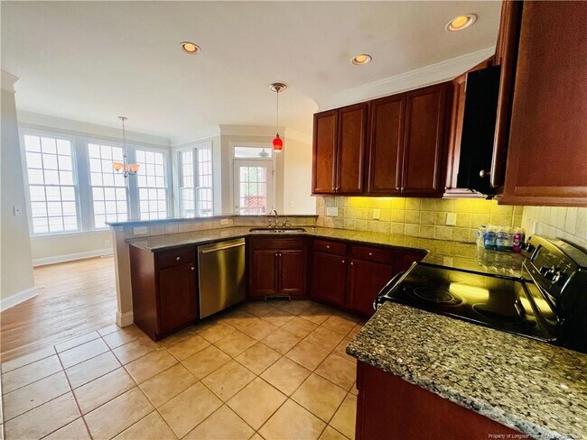 Building Photo - 96 Lamplighter Way