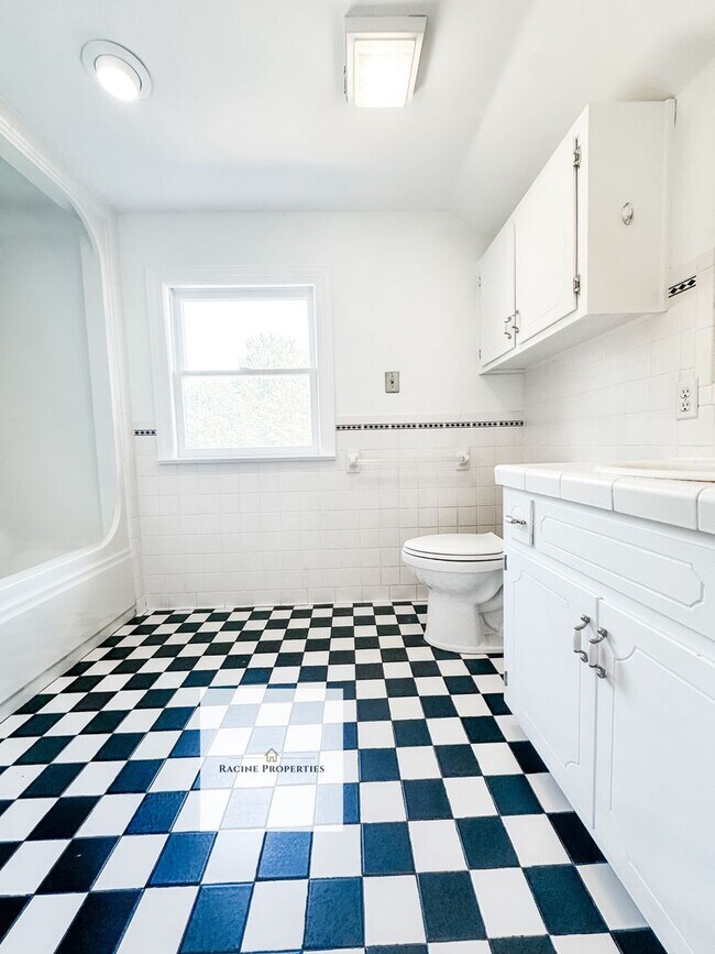 Building Photo - Spacious 4-bedroom Home in Woodruff