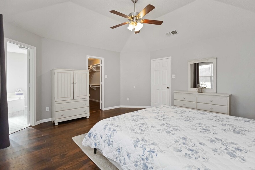 Primary Bedroom - 425 Kelley Ct