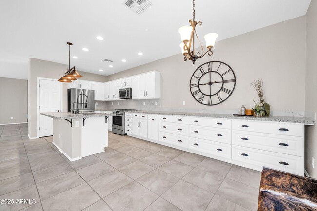 Building Photo - 41309 N Belfair Way