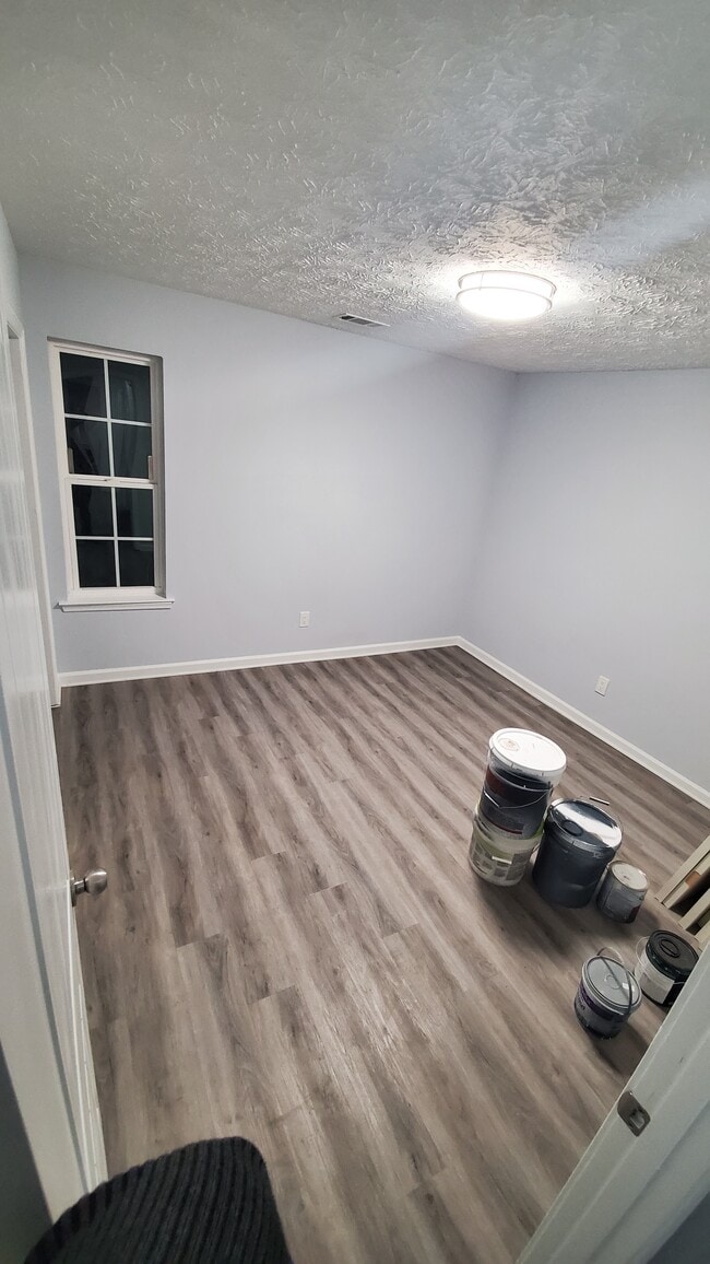 Building Photo - 5000 New Horizon Dr