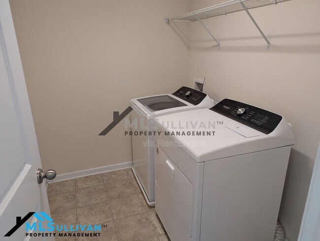 Building Photo - 3973 White Kestrel Dr
