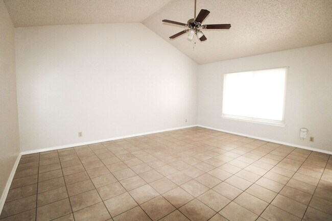 Building Photo - 3223 Tree Grove Dr