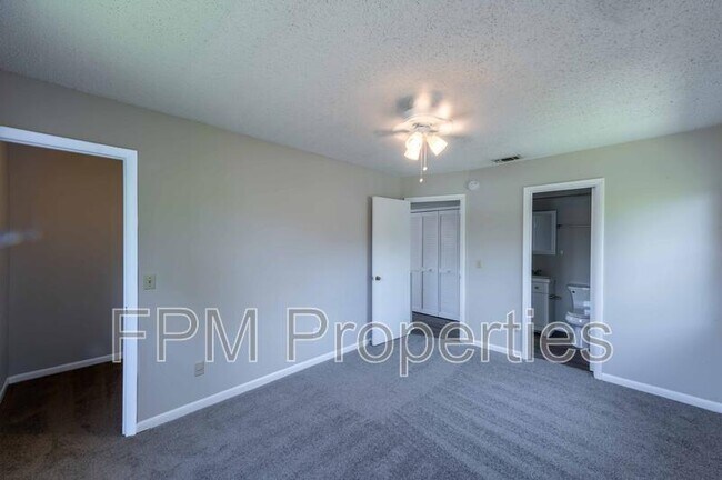 Building Photo - 890 Hibiscus St