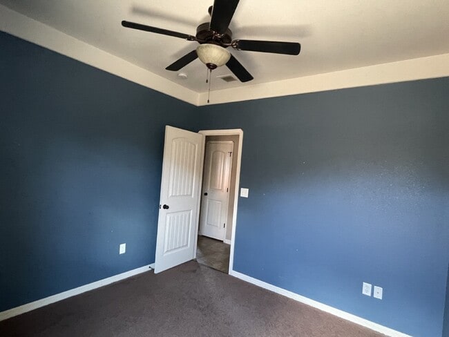 Building Photo - 3132 Tunnel Point Way