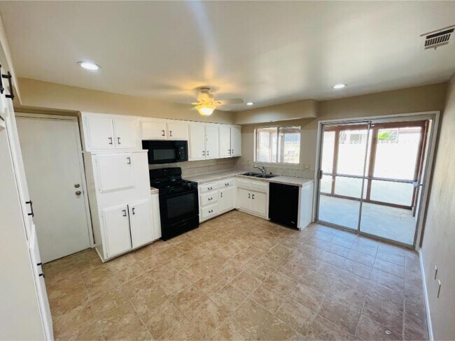 Building Photo - 678 Monterey Pl