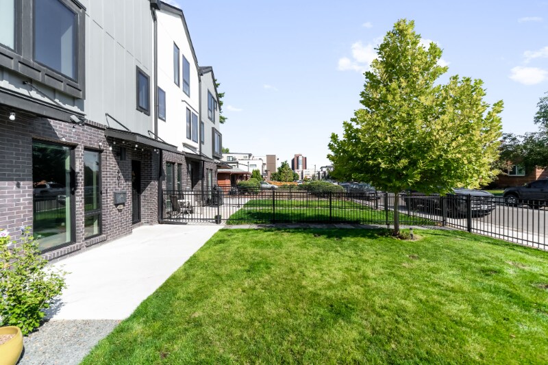 Building Photo - 1401 Yates St