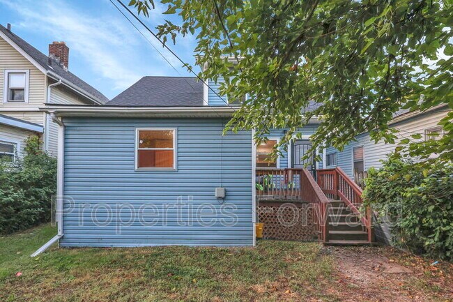 Building Photo - 908 E 12th Ave