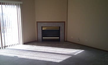 Building Photo - 280 WoodridgeUnit C
