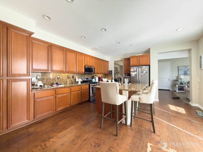 Building Photo - 3 Bedroom Condo for Rent in Ventura!