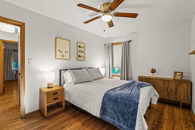 Building Photo - Updated 3 bedroom Delafield ranch