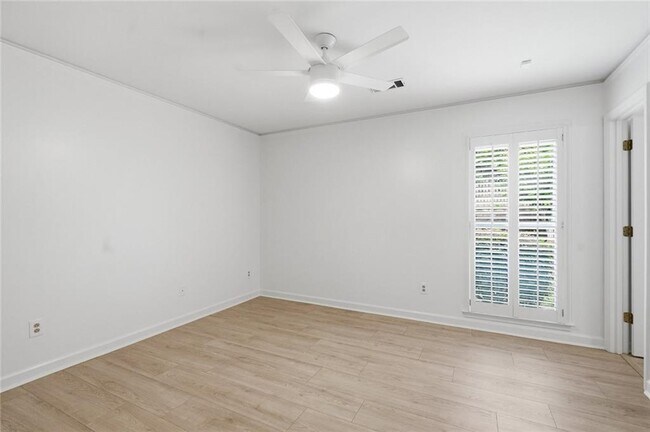 Building Photo - 330 Carybell Ln