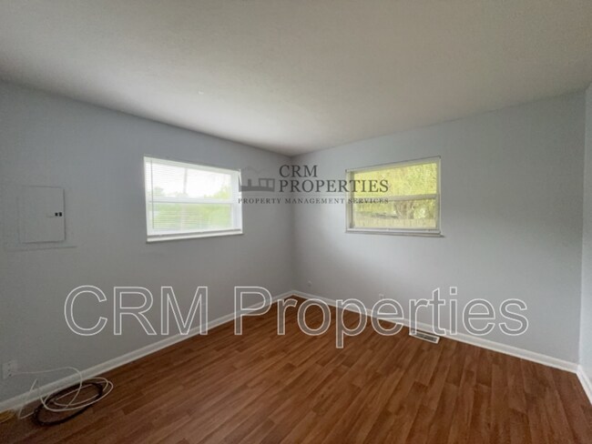 Building Photo - 1931 S Gala Dr